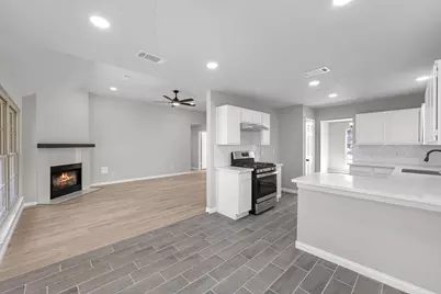 6830 Lost Thicket Drive, Houston, TX 77085 - Photo 9