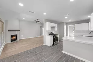 6830 Lost Thicket Dr, Houston, TX 77085 - Photo 9