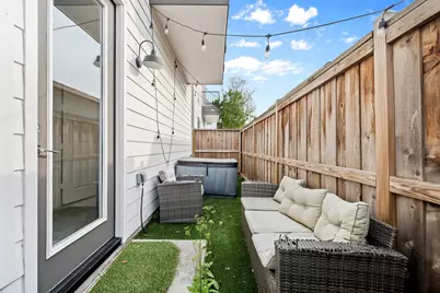 823 Mansfield Street #H, Houston, TX 77091 - Photo 9