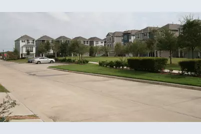 2009 Kirby Landing Drive, Houston, TX 77051 - Photo 35