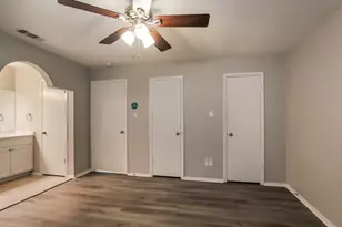 2138 Pilgrims Point Dr, Friendswood, TX 77546 - Photo 9