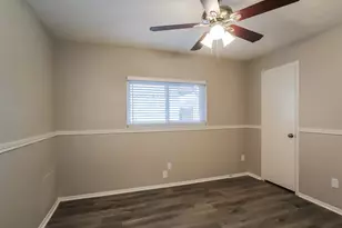 2138 Pilgrims Point Dr, Friendswood, TX 77546 - Photo 13