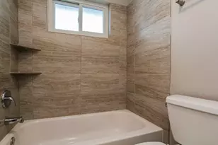 2138 Pilgrims Point Dr, Friendswood, TX 77546 - Photo 11