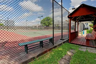 10240 Longmont Dr, Houston, TX 77042 - Photo 21