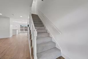 10240 Longmont Dr, Houston, TX 77042 - Photo 11