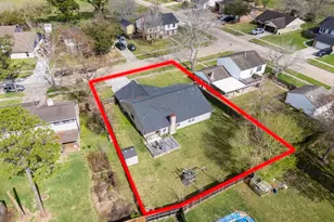 304 Old Course Dr, Friendswood, TX 77546 - Photo 23