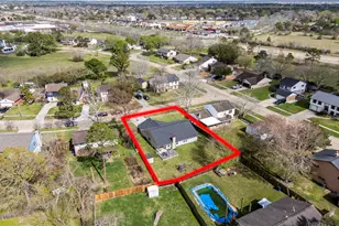 304 Old Course Dr, Friendswood, TX 77546 - Photo 3