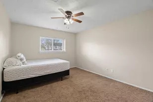 304 Old Course Dr, Friendswood, TX 77546 - Photo 21