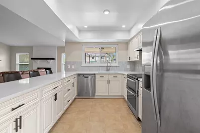 304 Old Course Drive, Friendswood, TX 77546 - Photo 7