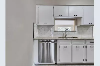 11010 Whittingham Lane, Houston, TX 77099 - Photo 9