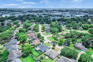11010 Whittingham Ln, Houston, TX 77099 - Photo 23