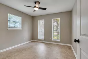 11010 Whittingham Ln, Houston, TX 77099 - Photo 17