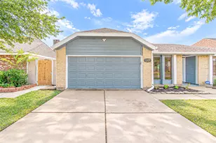 11935 River Meadow Ln, Meadows Place, TX 77477 - Photo 3