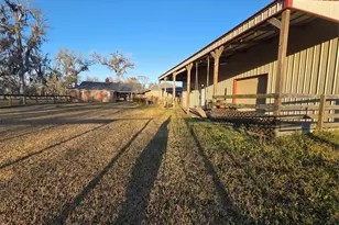 138 Pin Oak Dr, Angleton, TX 77515 - Photo 21