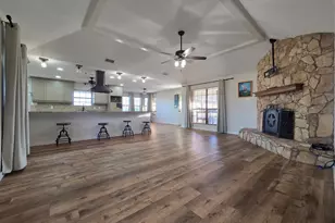 138 Pin Oak Dr, Angleton, TX 77515 - Photo 5