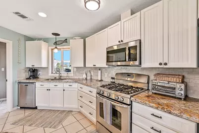 14450 Spyglass Circle, Galveston, TX 77554 - Photo 17