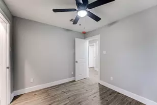 5535 Elm Springs Dr, Houston, TX 77048 - Photo 29