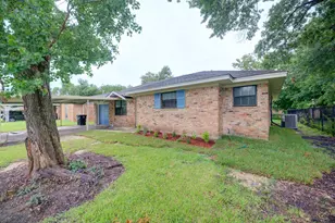 5535 Elm Springs Dr, Houston, TX 77048 - Photo 1