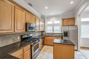 126 Detering St, Houston, TX 77007 - Photo 11