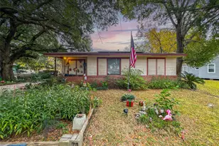 821 Cypress St, La Marque, TX 77568 - Photo 1