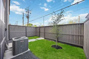 2528 Live Oak St, Houston, TX 77004 - Photo 25