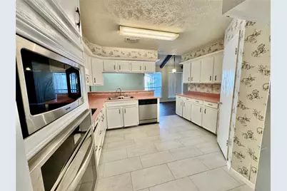 10131 Sagedale Drive, Houston, TX 77089 - Photo 9
