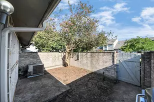 12934 Greenway Chase Ct, Houston, TX 77072 - Photo 5