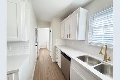 1312 Travis Street, Nederland, TX 77627 - Photo 15