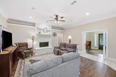 6329 Bent Water Drive, Orange, TX 77632 - Photo 5