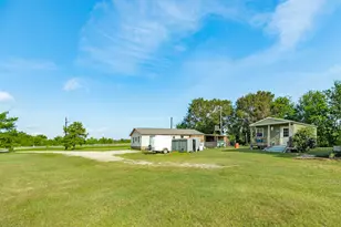 302 Britt Bailey Blvd, Angleton, TX 77515 - Photo 25