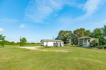 302 Britt Bailey Blvd, Angleton, TX 77515 - Photo 25