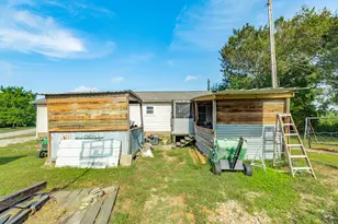 302 Britt Bailey Blvd, Angleton, TX 77515 - Photo 31