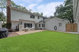 3030 Broadmoor Dr, Sugar Land, TX 77478 - Photo 11