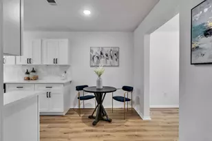 511 Stadium Ln, Friendswood, TX 77546 - Photo 9