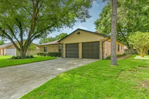 1413 23rd Ave N, Texas City, TX 77590 - Photo 3
