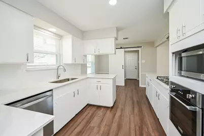 5438 Jackwood Street, Houston, TX 77096 - Photo 9