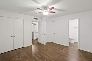 2121 Fountain View Dr, Houston, TX 77057 - Photo 9