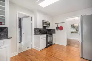 12847 Memorial Dr, Houston, TX 77024 - Photo 11