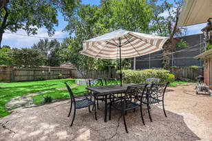 12847 Memorial Dr, Houston, TX 77024 - Photo 23