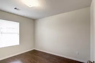 5719 Post Oak Manor Dr, Houston, TX 77085 - Photo 9