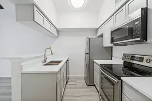 2626 Holly Hall St, Houston, TX 77054 - Photo 7
