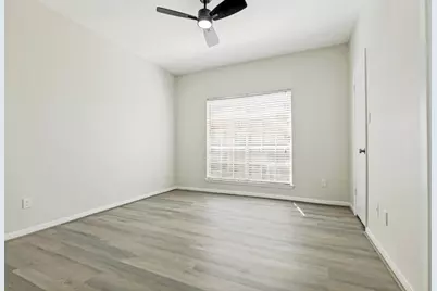 2626 Holly Hall Street #605, Houston, TX 77054 - Photo 17