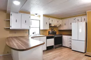 251 Oakdale Dr, Huntsville, TX 77320 - Photo 17