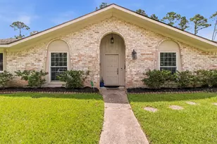 2818 Frostwood Cir, Dickinson, TX 77539 - Photo 5