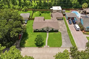 2818 Frostwood Cir, Dickinson, TX 77539 - Photo 31