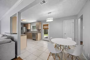 8106 Montridge Dr, Houston, TX 77055 - Photo 5