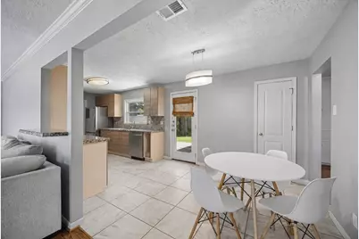 8106 Montridge Drive, Houston, TX 77055 - Photo 5