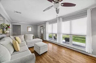8106 Montridge Dr, Houston, TX 77055 - Photo 3
