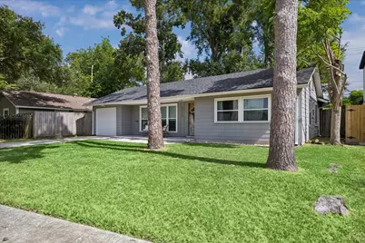 8106 Montridge Drive, Houston, TX 77055 - Photo 15