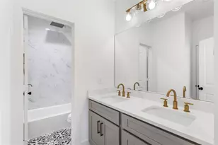 4604 Crown Grove Ln, Houston, TX 77018 - Photo 31